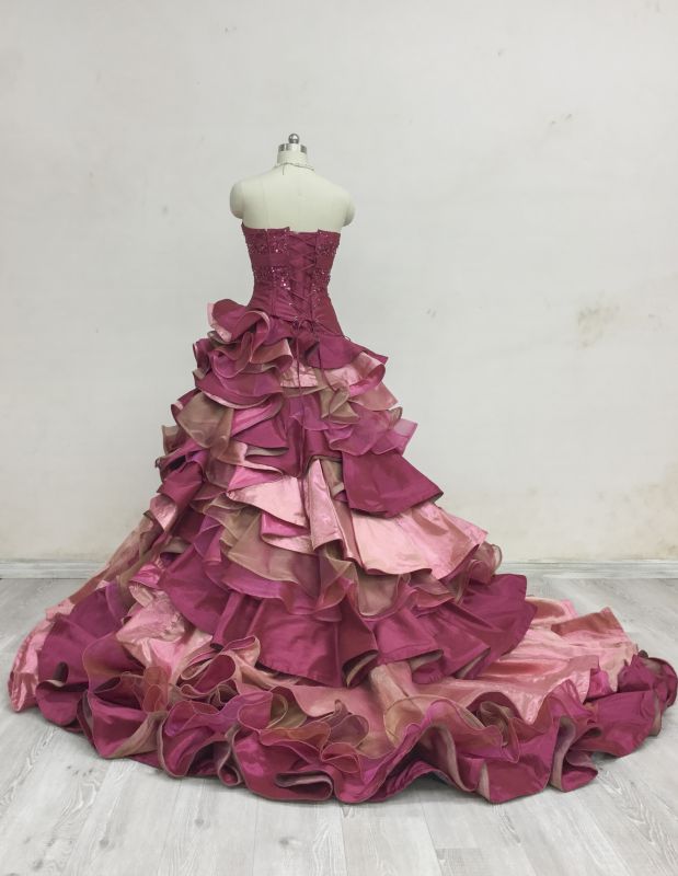 カラードレス ラッフルフリルたっぷりローズピンクのドレス 