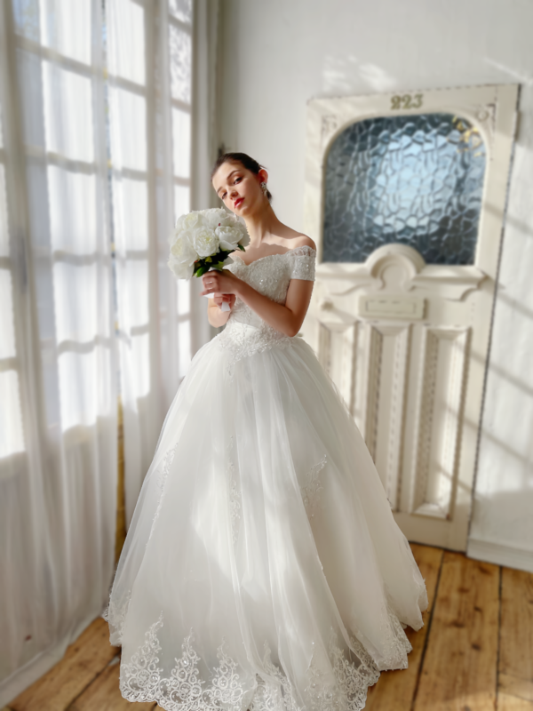 ウェディングドレス　購入