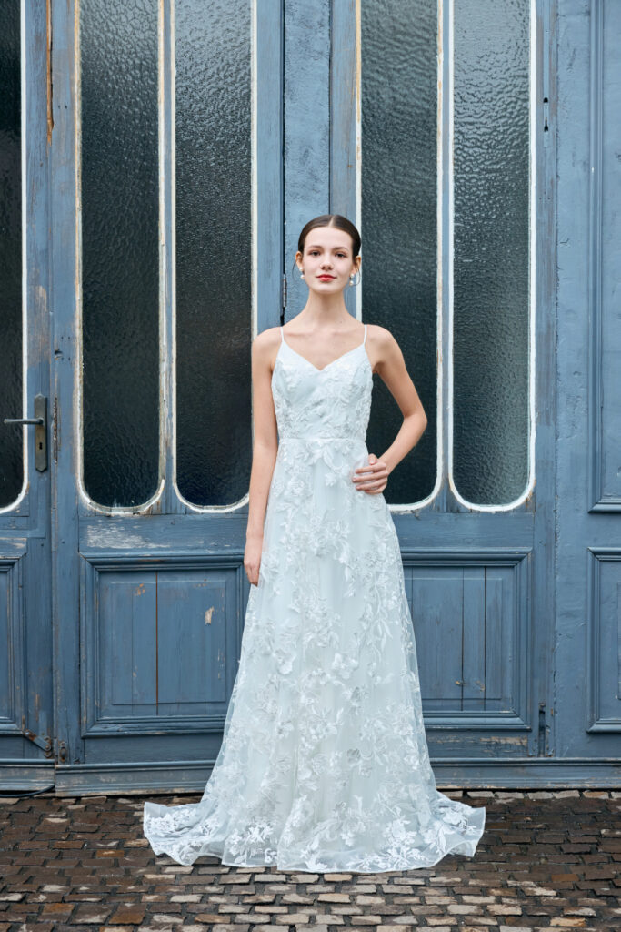 ウェディングドレス　レンタル