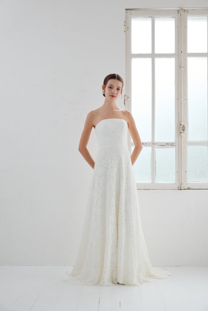 ウェディングドレス 総レースaライン 全身