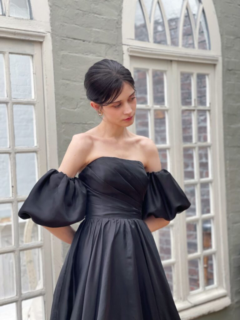 ブラックドレス　購入