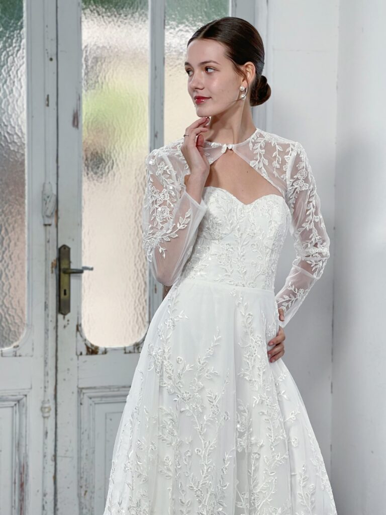 ウェディングドレス レース レンタル