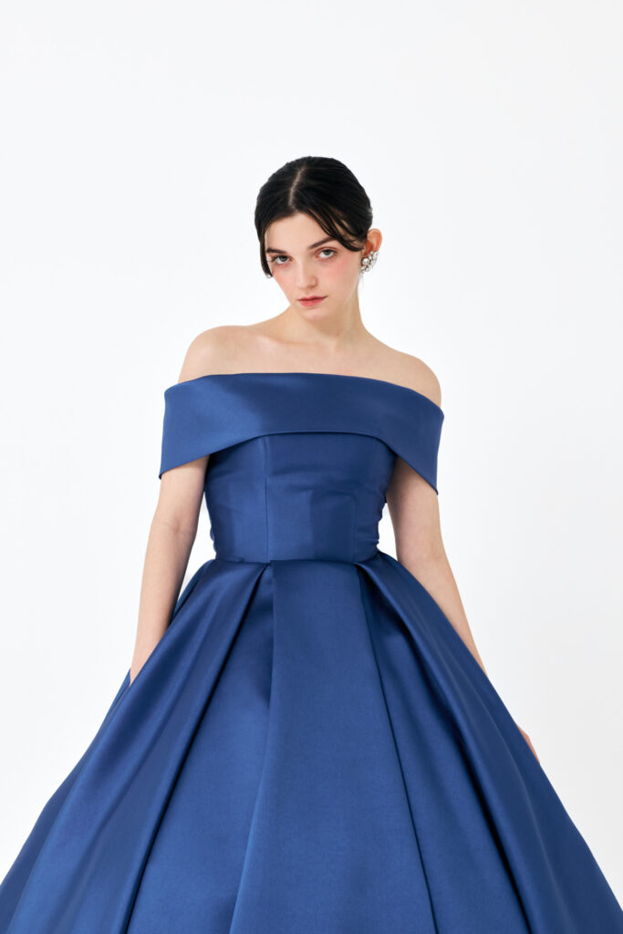 ロイヤルブルードレス